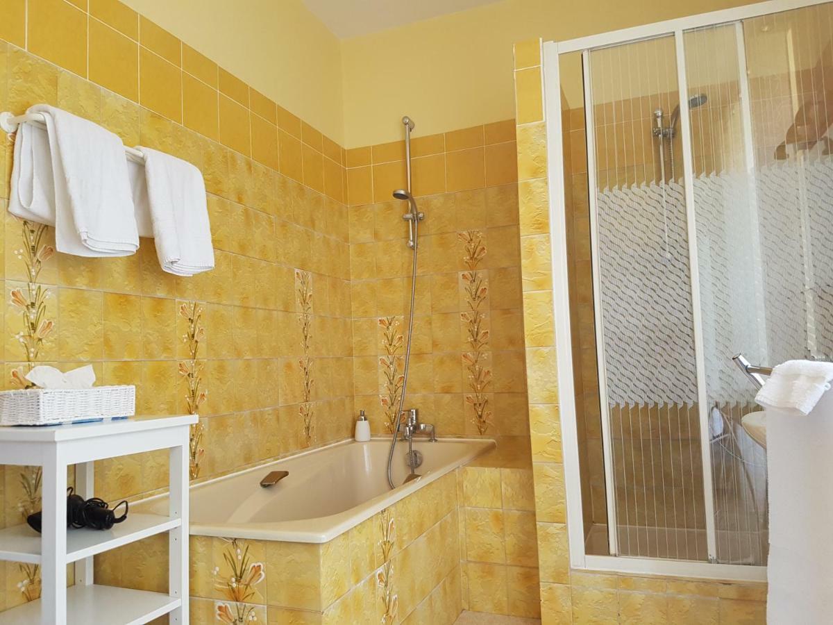 Bed and Breakfast Manoir De Chaix Truyes Экстерьер фото